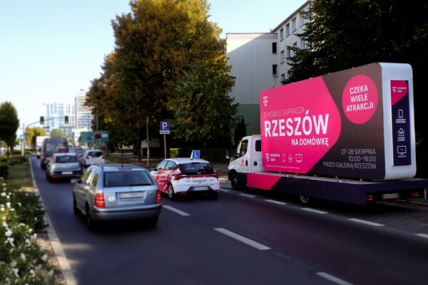 Samochody reklamowe MOBIJet - T-Mobile